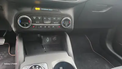 Ford Focus 1.0i EcoBoost 125 ST-Line — Compacte urbaine efficace et bien équipée — intérieur