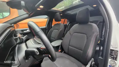 Ford Focus 1.0i EcoBoost 125 ST-Line — Compacte urbaine efficace et bien équipée — tableau de bord