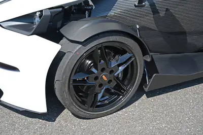 KTM X-BOW R Roadster DSG — Ultra-léger 790 kg, 300 ch pure adrénaline — Miniatura 7