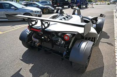 KTM X-BOW R Roadster DSG — Ultra-léger 790 kg, 300 ch pure adrénaline — Miniatura 18