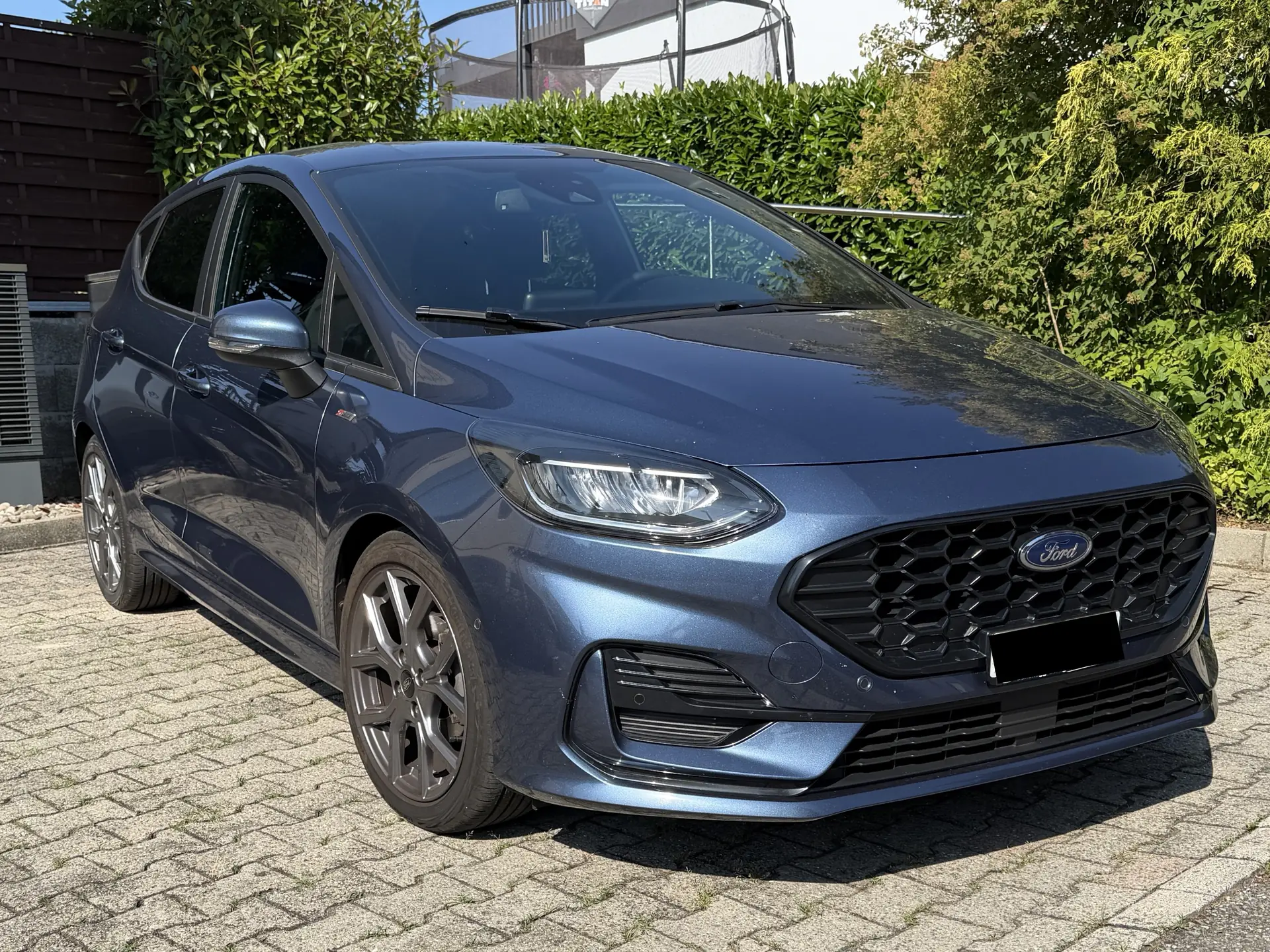 Ford Fiesta 1.0 EcoBoost Hybrid ST-Line X — Citadine écologique et dynamique, 27 000 km seulement — Außenansicht