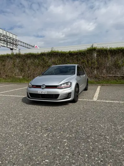 VW Golf 2.0 TSI GTI Performance DSG — Sportive dynamique, 76 000 km, cession directe — vista esterna