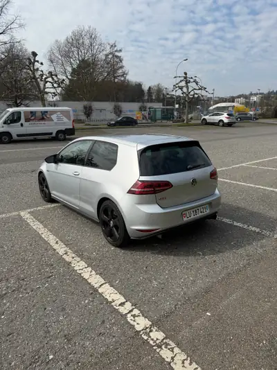 VW Golf 2.0 TSI GTI Performance DSG — Sportive dynamique, 76 000 km, cession directe — vista posteriore