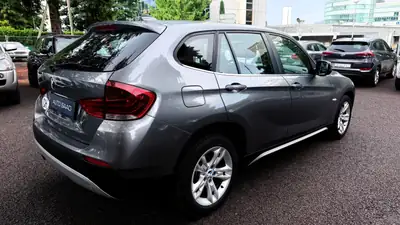 BMW X1 xDrive 28i Steptronic — SUV compact allemand, 4x4 performant et fiable — tableau de bord