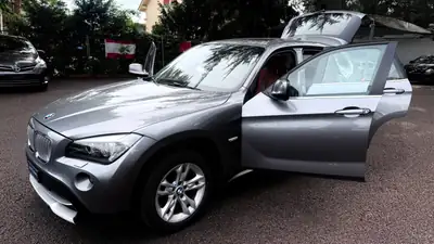BMW X1 xDrive 28i Steptronic — SUV compact allemand, 4x4 performant et fiable — Miniature 14
