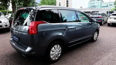 Peugeot 5008 1.6 16V T Family — Monospace 7 places fiable, sans sinistre — intérieur