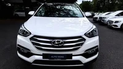 Hyundai Santa Fe 2.2 CRDI Amplia 4WD — SUV 7 places, moteur diesel performant, 157 000 km — vue extérieure