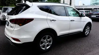 Hyundai Santa Fe 2.2 CRDI Amplia 4WD — SUV 7 places, moteur diesel performant, 157 000 km — détail