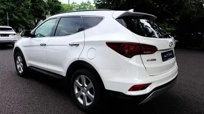 Hyundai Santa Fe 2.2 CRDI Amplia 4WD — SUV 7 places, moteur diesel performant, 157 000 km — intérieur