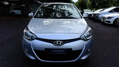 Hyundai i20 1.4 Premium Automatic — Citadine fiable, sans accident, 152'000 km — vue extérieure