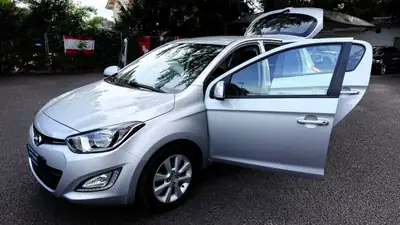 Hyundai i20 1.4 Premium Automatic — Citadine fiable, sans accident, 152'000 km — Miniature 13