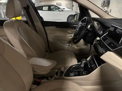 BMW 225xe Active Tourer — Hybride rechargeable, 32'000 km seulement — cruscotto