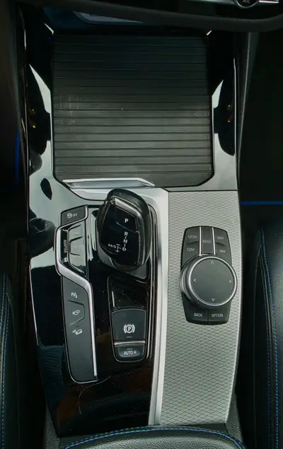 BMW X3 M40i xDrive 2018 — SUV Premium sportif avec technologie 360° — Miniatura 14