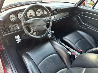 Porsche 911 Turbo 1995 — Légendaire coupé sport, 408 ch et boîte manuelle — Miniature 9