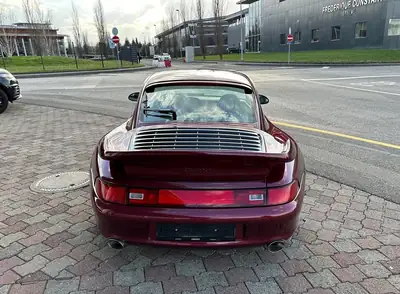 Porsche 911 Turbo 1995 — Légendaire coupé sport, 408 ch et boîte manuelle — Miniature 7
