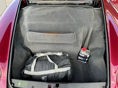 Porsche 911 Turbo 1995 — Légendaire coupé sport, 408 ch et boîte manuelle — Miniature 12