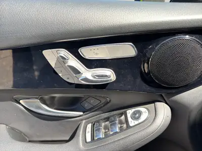 Mercedes-Benz GLC 200 4Matic — SUV hybride léger, 78 000 km, sans sinistre — tableau de bord