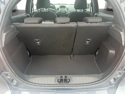 Ford KA+ 1.2 White Edition — Citadine économique et fiable, 142'000 km — Miniatur 10