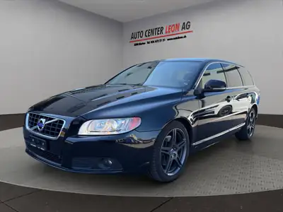 Volvo V70 D5 AWD Momentum — Break premium diesel, traction intégrale, entretien complet — side view
