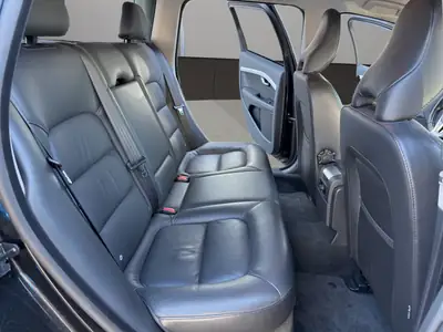 Volvo V70 D5 AWD Momentum — Break premium diesel, traction intégrale, entretien complet — Thumbnail 18