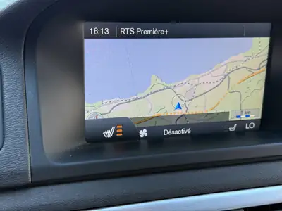 Volvo V70 D5 AWD Momentum — Break premium diesel, traction intégrale, entretien complet — Thumbnail 25