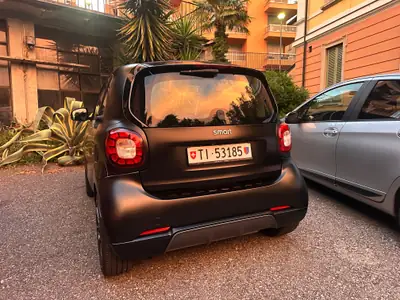 Smart ForTwo 0.9 Prime Twinamic — Citadine agile et économe, parfait pour la ville — arrière