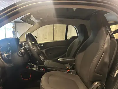 Smart ForTwo 0.9 Prime Twinamic — Citadine agile et économe, parfait pour la ville — Miniature 9