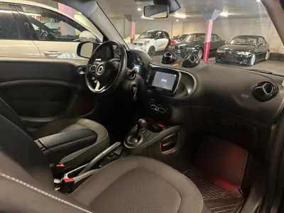 Smart ForTwo 0.9 Prime Twinamic — Citadine agile et économe, parfait pour la ville — Miniature 10