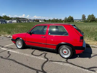 VW Golf GTI 16V 1990 — Légende sportive des années 90, moteur 1.8L performant — côté