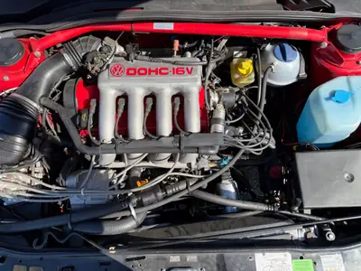VW Golf GTI 16V 1990 — Légende sportive des années 90, moteur 1.8L performant — détail