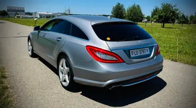 Mercedes-Benz CLS 500 Shooting Brake — Coupé-break luxe 407ch, entretien Mercedes, massages — vista posteriore