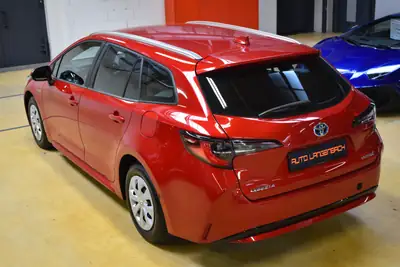 Toyota Corolla Touring Sports 1.8 HSD — Monospace hybride économe, 89 000 km seulement — Innenraum