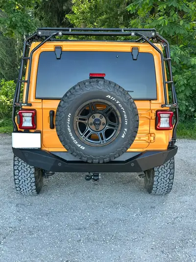 Jeep Wrangler 2.0 Turbo 80th Anniversary — SUV 4x4 sans compromis, 45'000 km — interior