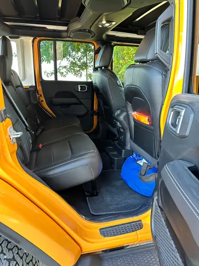 Jeep Wrangler 2.0 Turbo 80th Anniversary — SUV 4x4 sans compromis, 45'000 km — Thumbnail 11