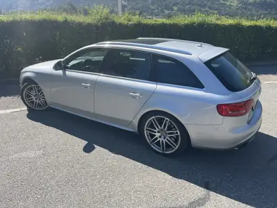 Audi S4 3.0 V6 TFSI Quattro — Break sportif, 333 ch et transmission manuelle — rear view
