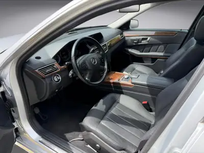 Mercedes-Benz E 350 CDI BlueEfficiency — Berline premium diesel 4Matic, entretien récent — Thumbnail 8