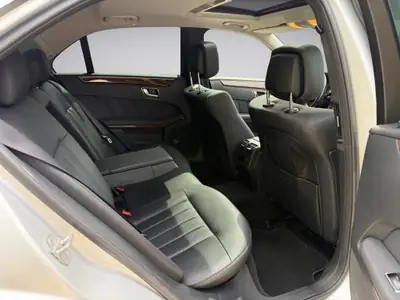 Mercedes-Benz E 350 CDI BlueEfficiency — Berline premium diesel 4Matic, entretien récent — Thumbnail 11