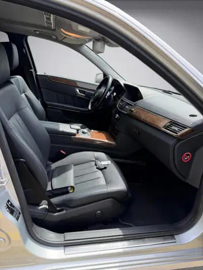 Mercedes-Benz E 350 CDI BlueEfficiency — Berline premium diesel 4Matic, entretien récent — Thumbnail 12