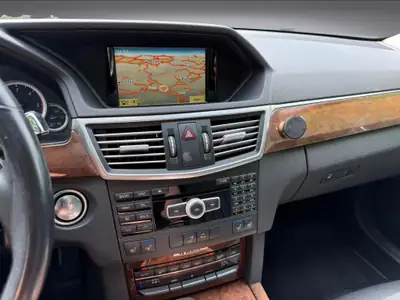 Mercedes-Benz E 350 CDI BlueEfficiency — Berline premium diesel 4Matic, entretien récent — Thumbnail 13