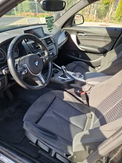 BMW M135i xDrive — Berline sportive 319 ch, 8 pneus neufs sur alliage — tableau de bord