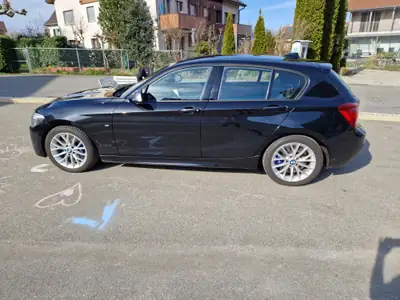 BMW M135i xDrive — Berline sportive 319 ch, 8 pneus neufs sur alliage — intérieur