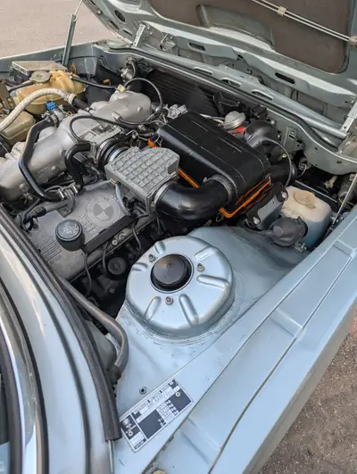 BMW 528i E12 Veteran — Berline de prestige des années 80, moteur 2.8L fiable — Miniatura 15