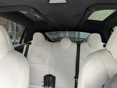 Tesla Model X 2023 — SUV électrique 685 ch, 41'000 km seulement — Heckansicht