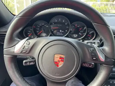 Porsche 911 Targa 4 PDK — Toiture rétractable, 345 ch, seulement 63'000 km — detail
