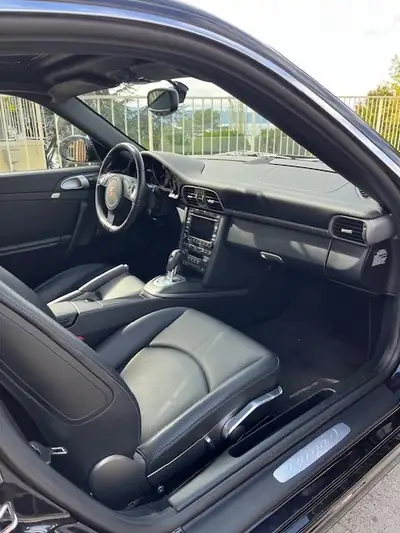 Porsche 911 Targa 4 PDK — Toiture rétractable, 345 ch, seulement 63'000 km — interior