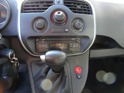 Renault Kangoo Maxi Z.E. 33 — Utilitaire électrique, 200 km d'autonomie, entretien réduit — Miniature 7