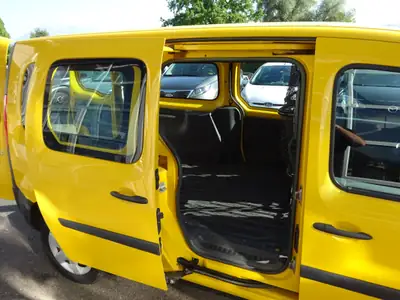 Renault Kangoo Maxi Z.E. 33 — Utilitaire électrique, 200 km d'autonomie, entretien réduit — Miniature 13