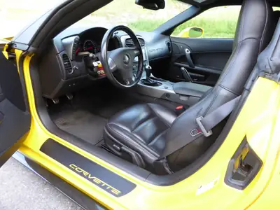 Chevrolet Corvette Z06 2006 — Légendaire muscle car américain, 512 ch, entretien récent — cruscotto