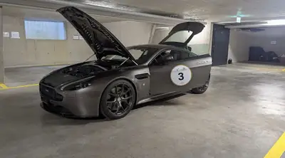 Aston Martin V12 Vantage AMR — Coupé sport britannique, 571 ch et seulement 33 000 km — Miniatur 13
