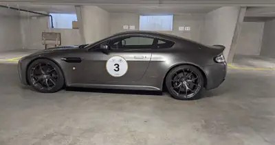 Aston Martin V12 Vantage AMR — Coupé sport britannique, 571 ch et seulement 33 000 km — Miniatur 22